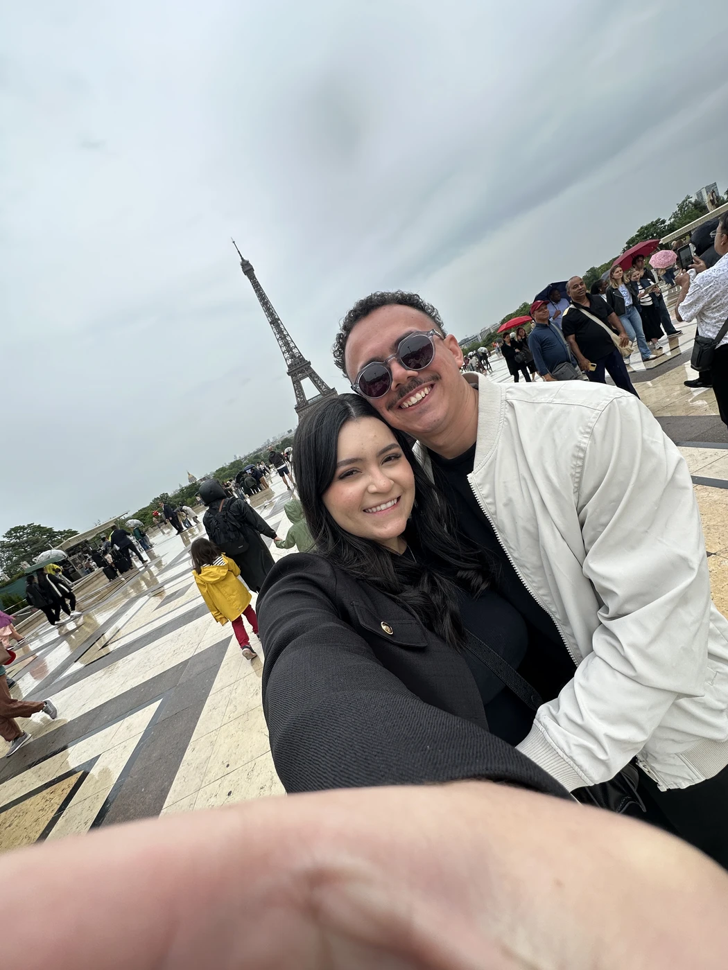 Esrom Gabriel em viagem internacional pela Europa